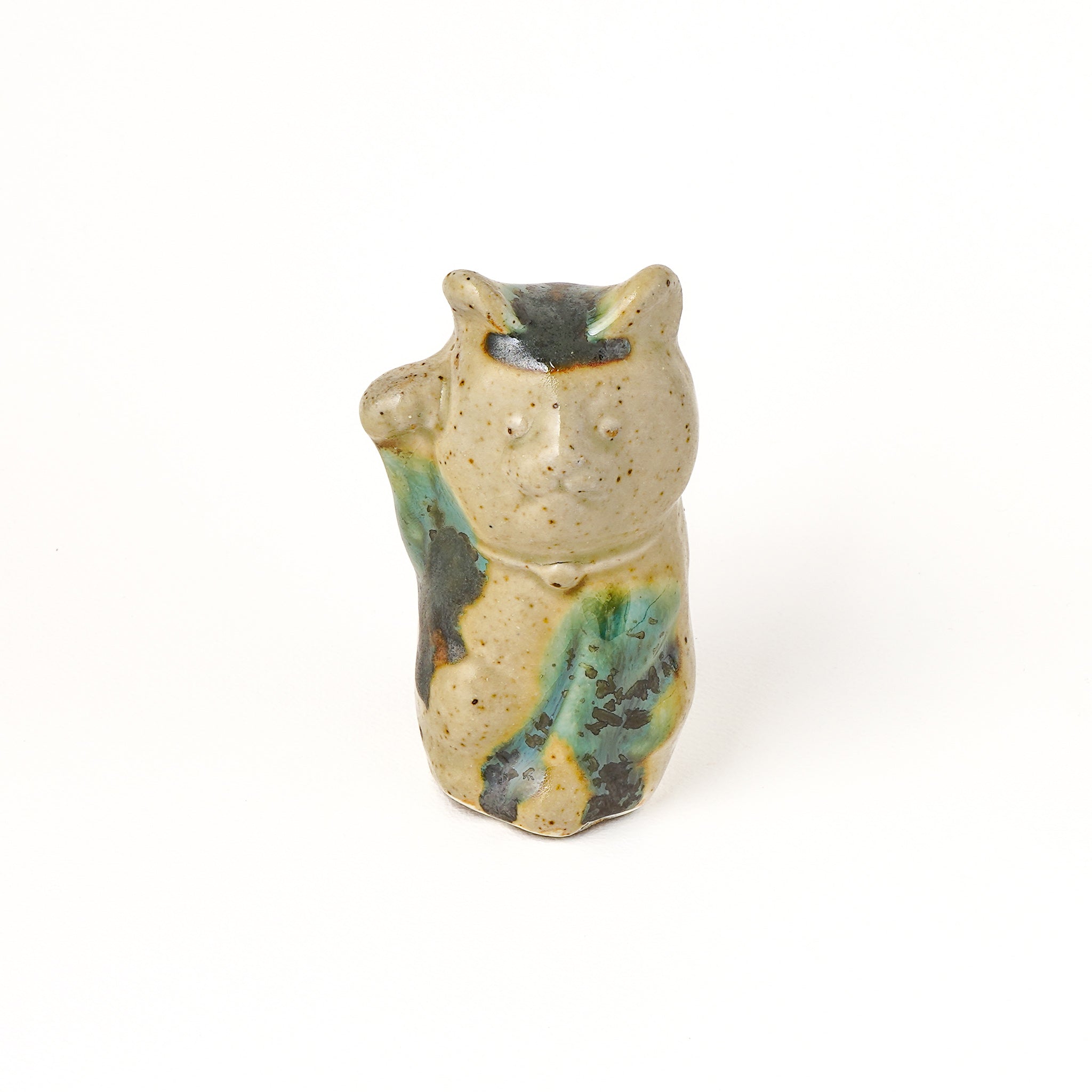 招き猫 陶器製 置物　高さ11.5cm 最 安値 価格ホビー・楽器・アート - 招き猫 陶器製 置物 高さ11.5cm