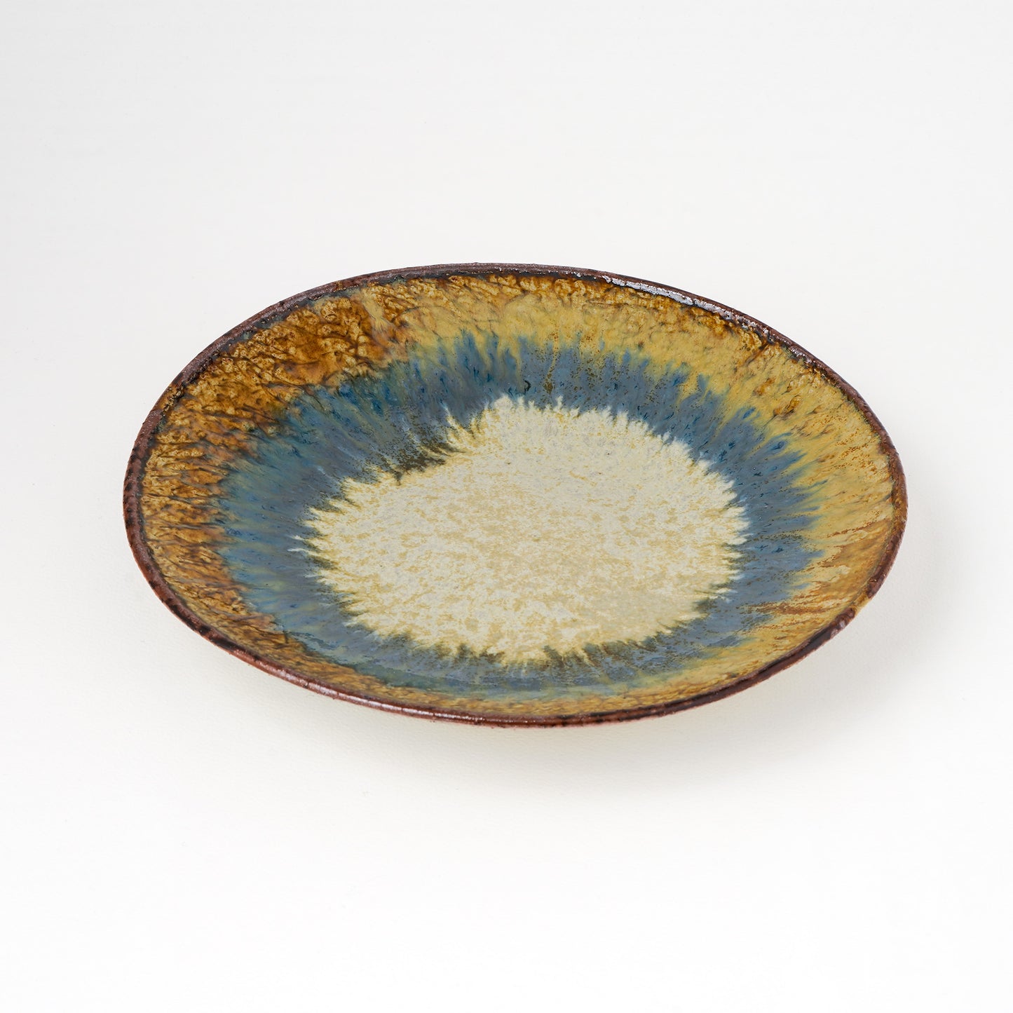 タタラ丸皿 約21cm 二彩 E