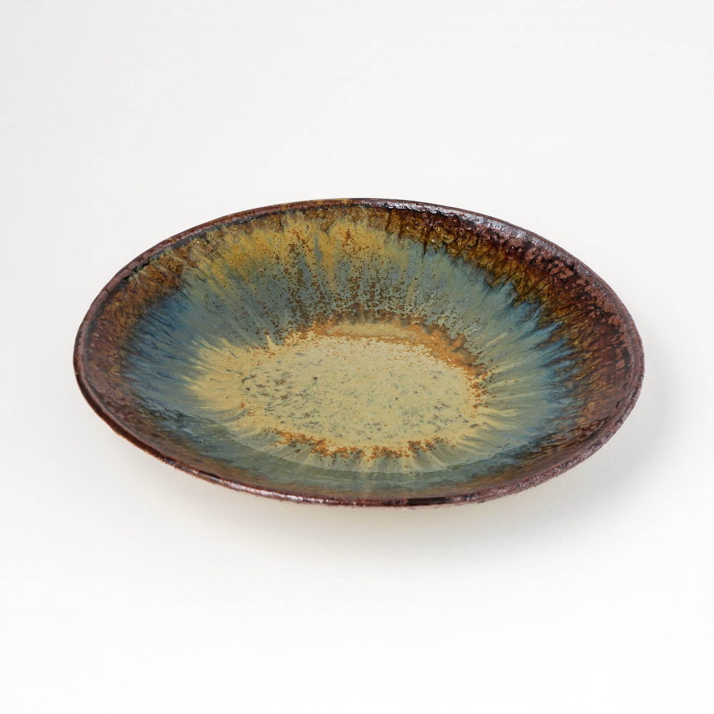 タタラ丸皿 約21cm 二彩 Q