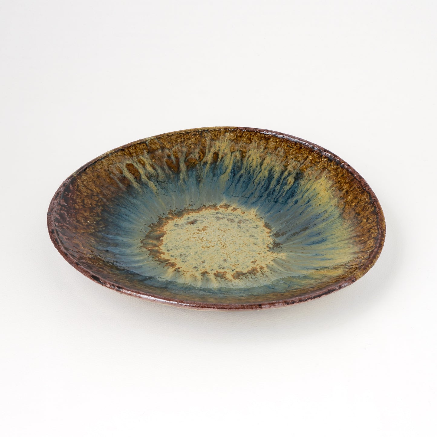 タタラ丸皿 約21cm 二彩 W